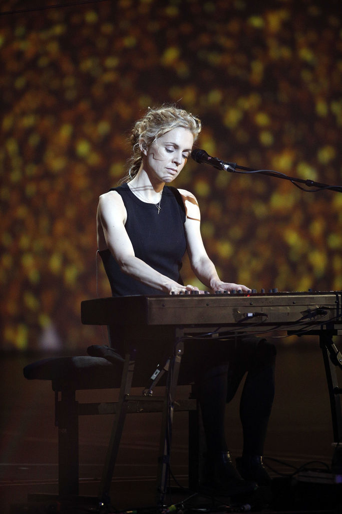 Agnes Obel: El piano y la voz que te llevarán al lugar más bello de la oscura soledad
