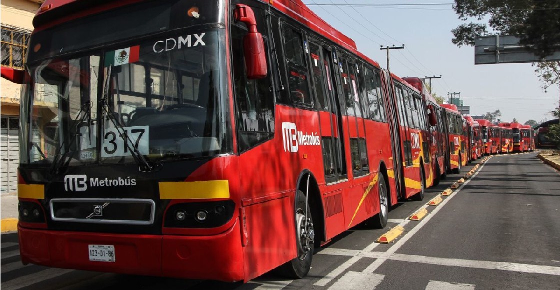 Niño se queda dormido en el Metrobús y su papá se olvida de él al bajar