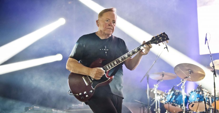 New Order está de regreso después de 5 años con "Be A Rebel"